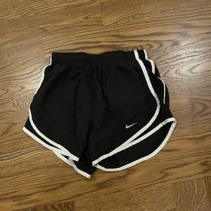 Black Nike dri-fit shorts. Women’s size small. Great condition.